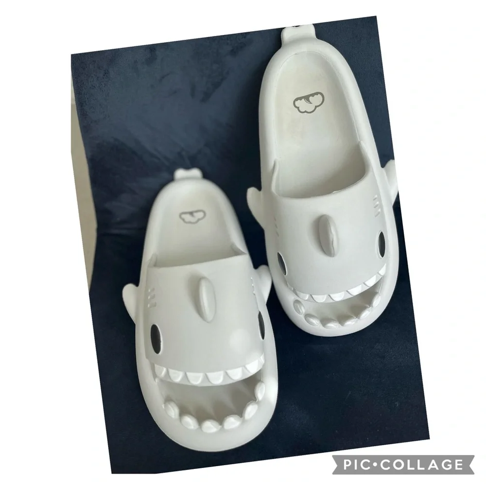 SHARK SLIDES SLIPPERS ANTI-SLIP THICK SOLE BEACH CLOUD CUSHIONED SHOWER